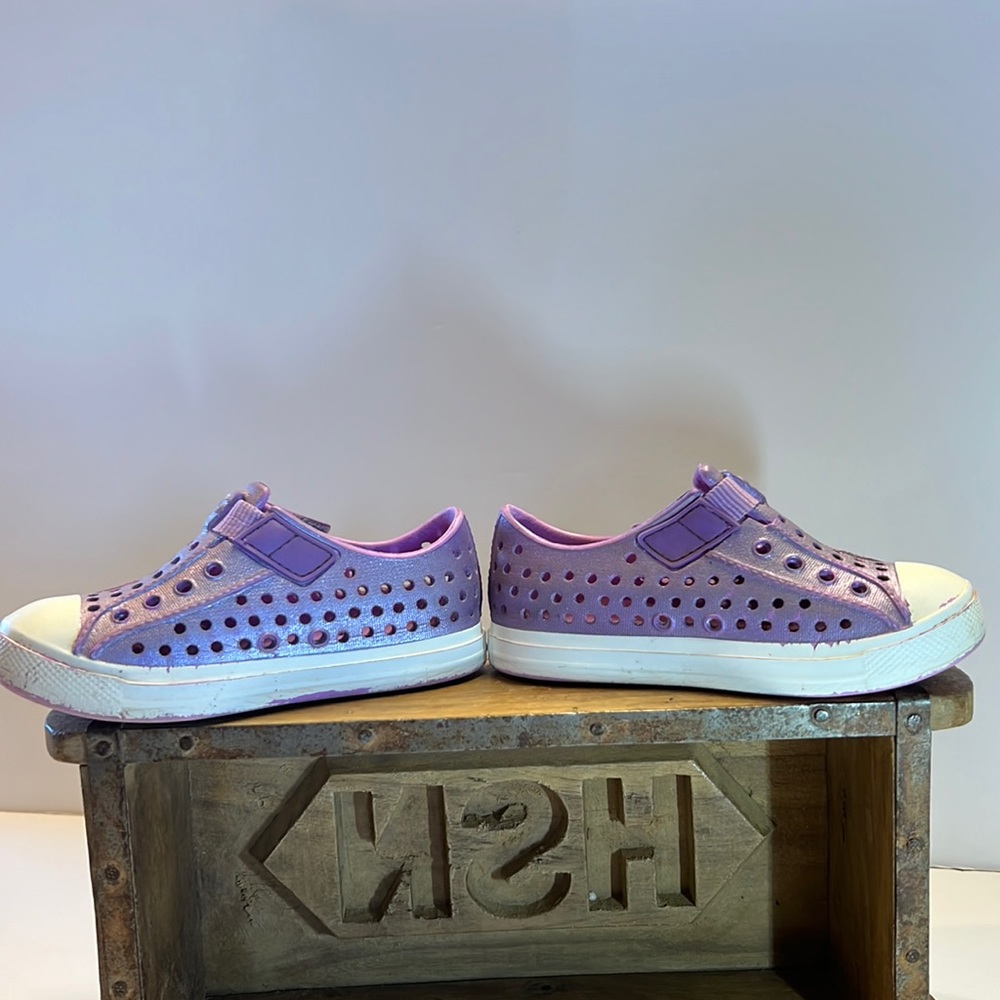 Sketchers tennis/water shoe - Picture 1 of 5